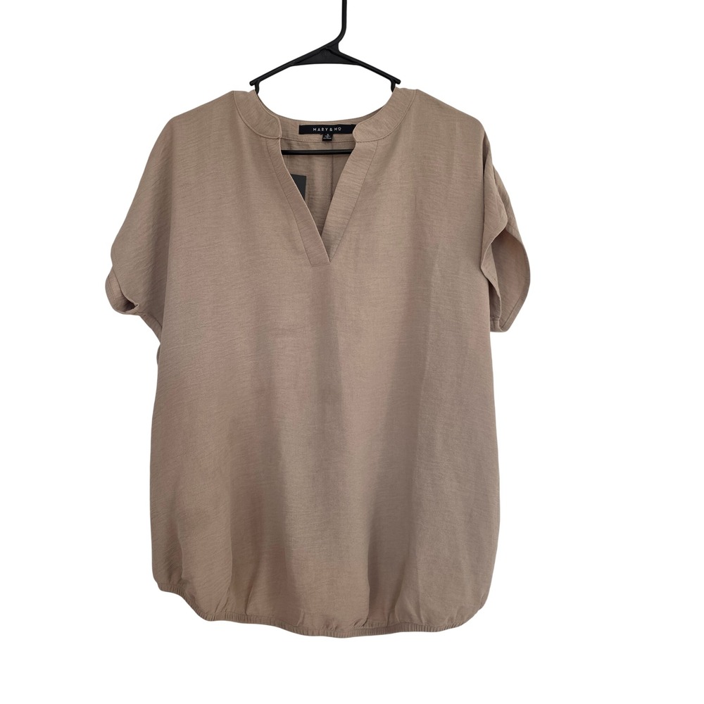 Mary & Mo Tan Khaki Short‎ Sleeve Split V-Neck Bubble Hem Blouse NWT Small